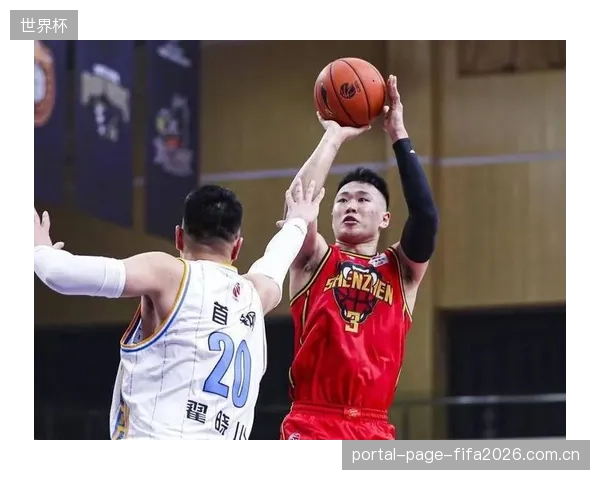 山东队中锋凭场均14.2个篮板荣膺篮板王，内线统治力尽显。